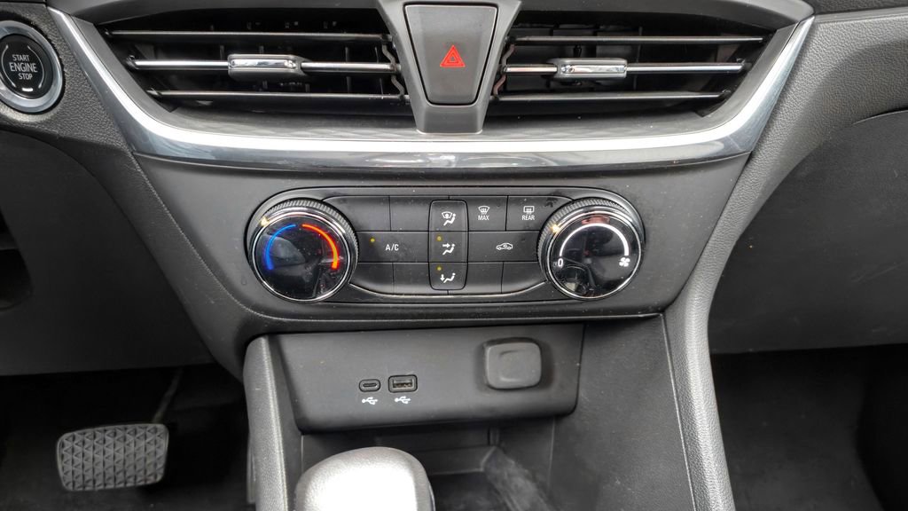 Used 2024 Buick Encore GX Preferred FWD image 27