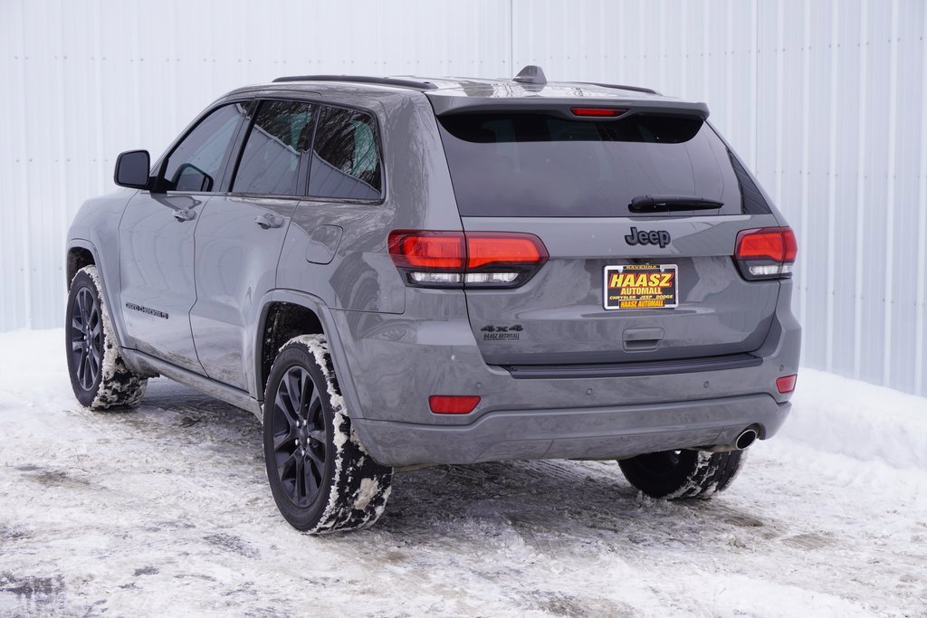 Used 2022 Jeep Grand Cherokee Laredo X image 4