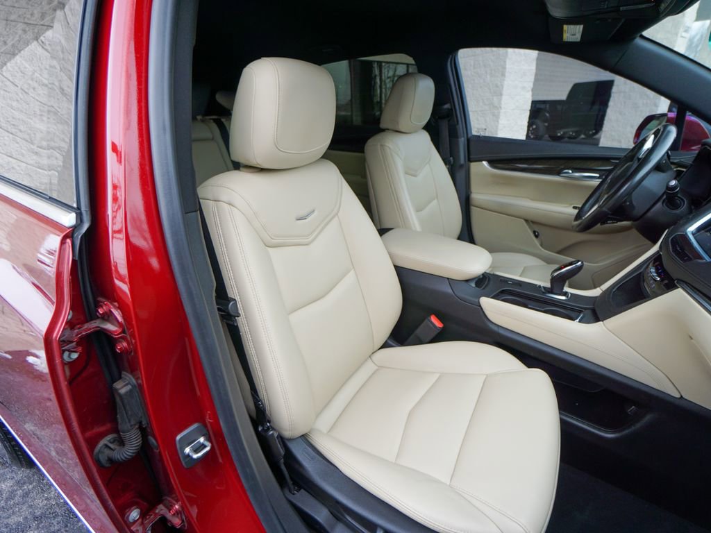 Used 2019 Cadillac XT5 FWD image 25