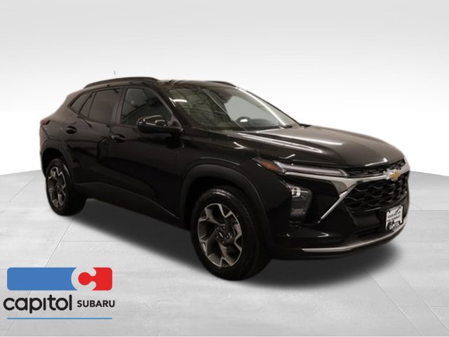 Used 2025 Chevrolet Trax LT