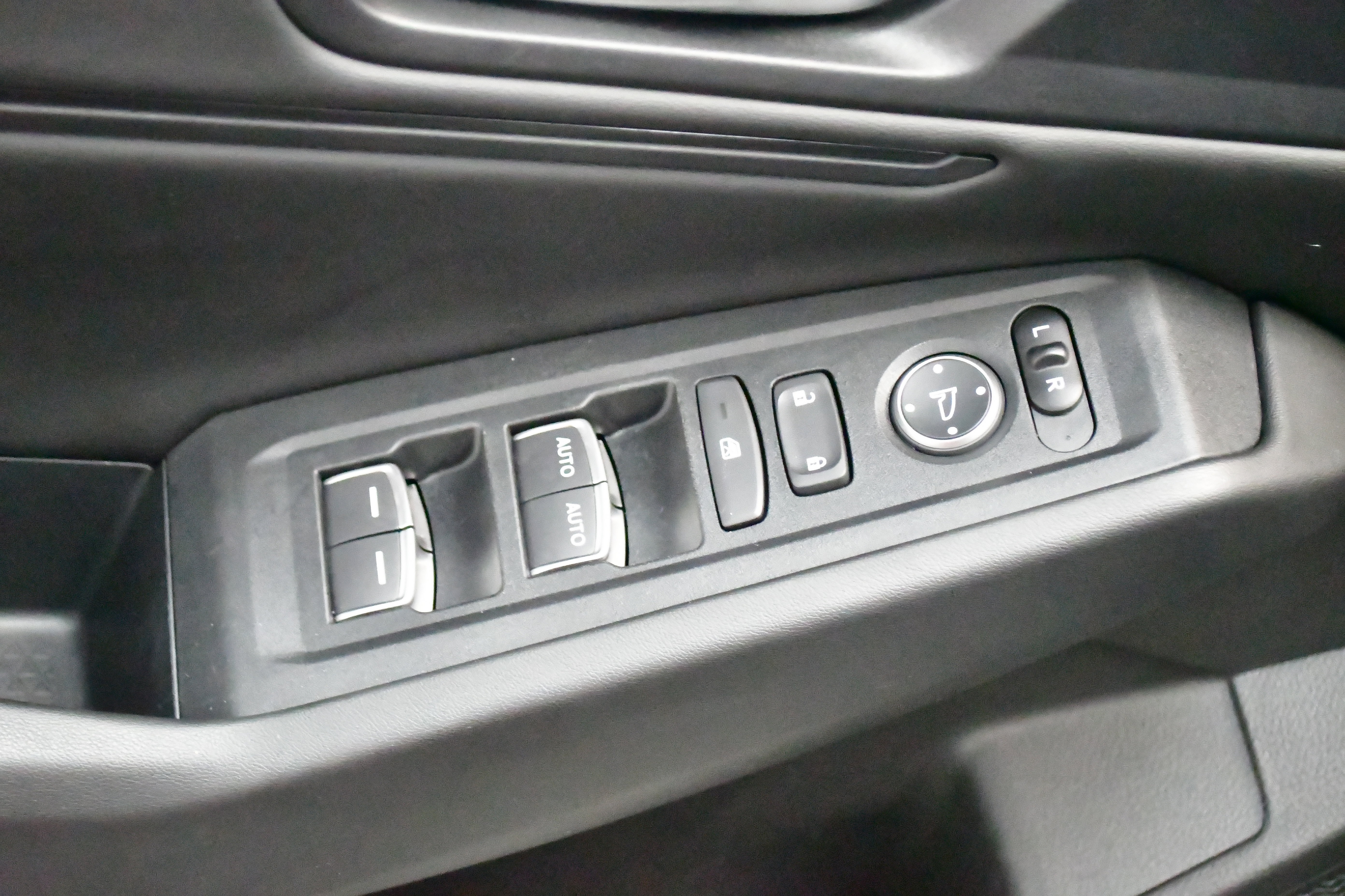 Used 2025 Honda Accord SE image 16