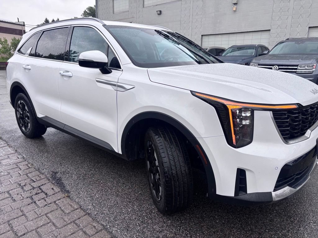 Used 2025 Kia Sorento S AWD/4WD image 10
