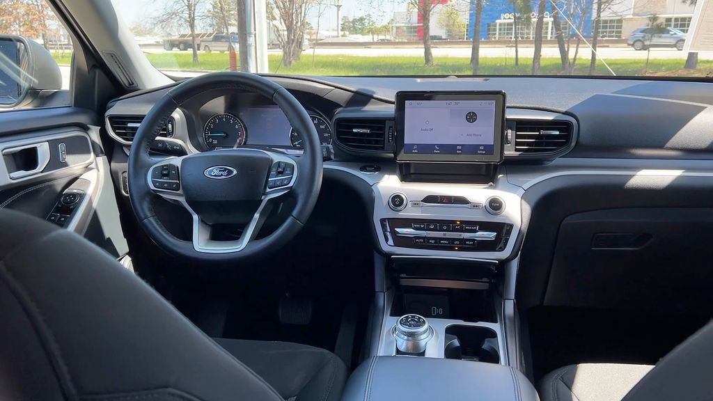 Used 2024 Ford Explorer XLT image 22