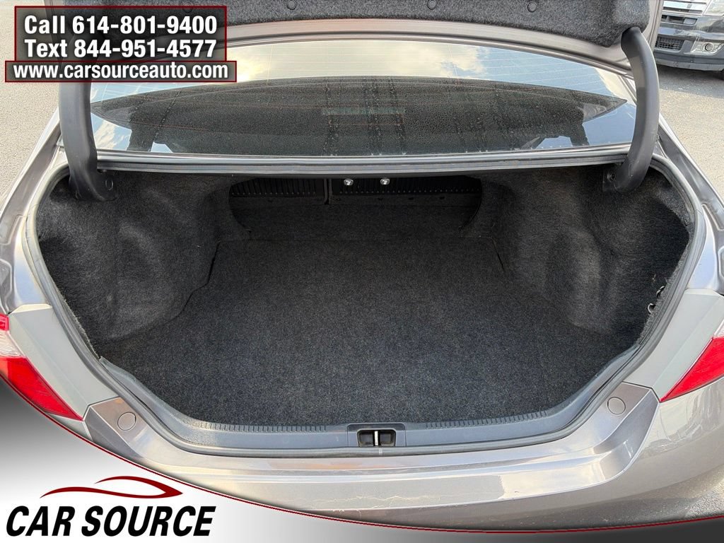 Used 2016 Toyota Camry SE w/ Moonroof Package FWD image 7