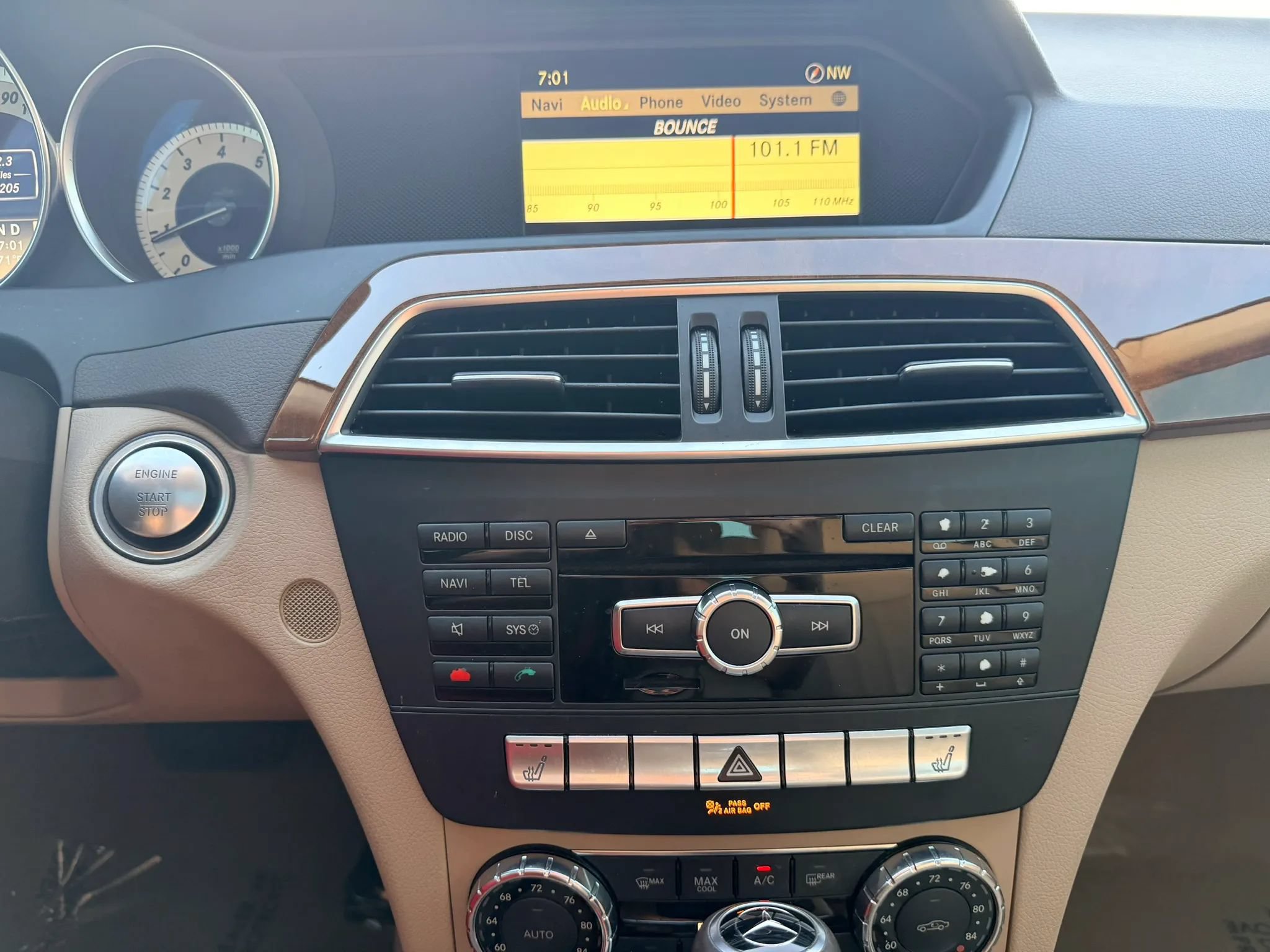 Used 2012 Mercedes-Benz C 250 Sedan image 14