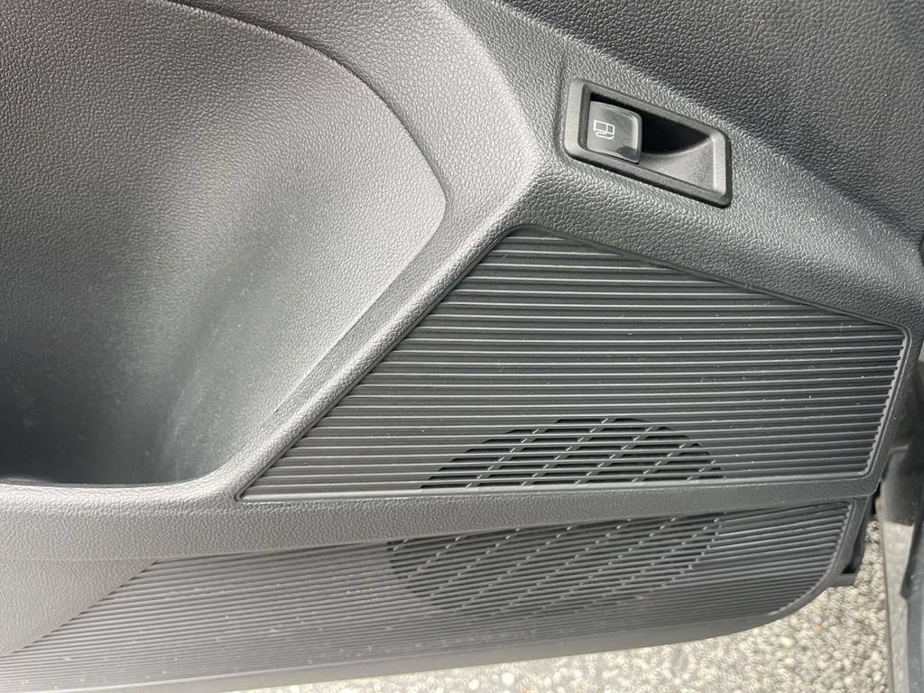 Certified 2023 Volkswagen Taos S FWD image 21