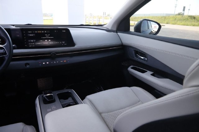 Certified 2023 Nissan Ariya FWD image 24