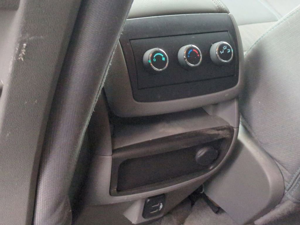 Used 2017 Chevrolet Traverse LT image 24
