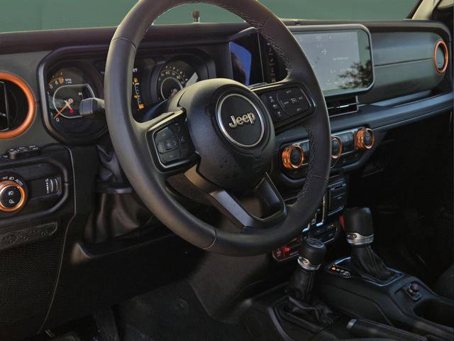 Used 2025 Jeep Gladiator Mojave w/ Convenience Group image 19