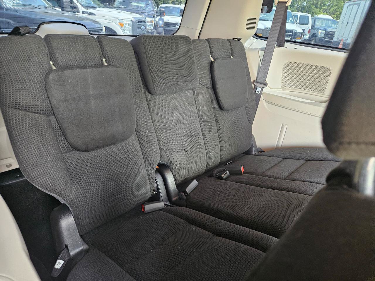 Used 2016 Dodge Grand Caravan SE w/ Quick Order Package 29E SE FWD image 16