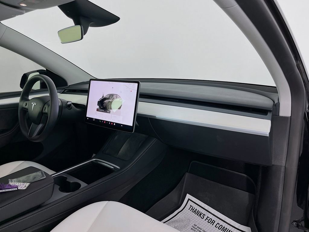 Used 2024 Tesla Model Y Performance image 28