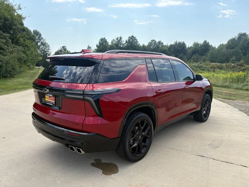 Used 2025 Chevrolet Traverse RS w/ LPO, Floor Liner Package FWD image 9