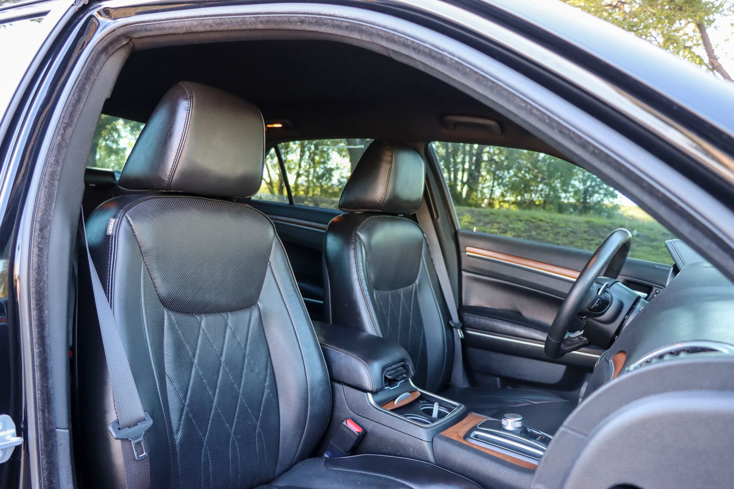 Used 2019 Chrysler 300 C RWD image 20