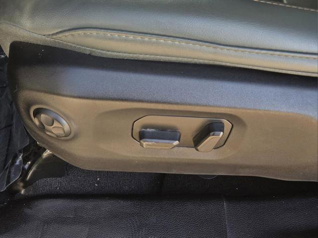 Used 2025 Jeep Gladiator Mojave w/ Convenience Group image 18