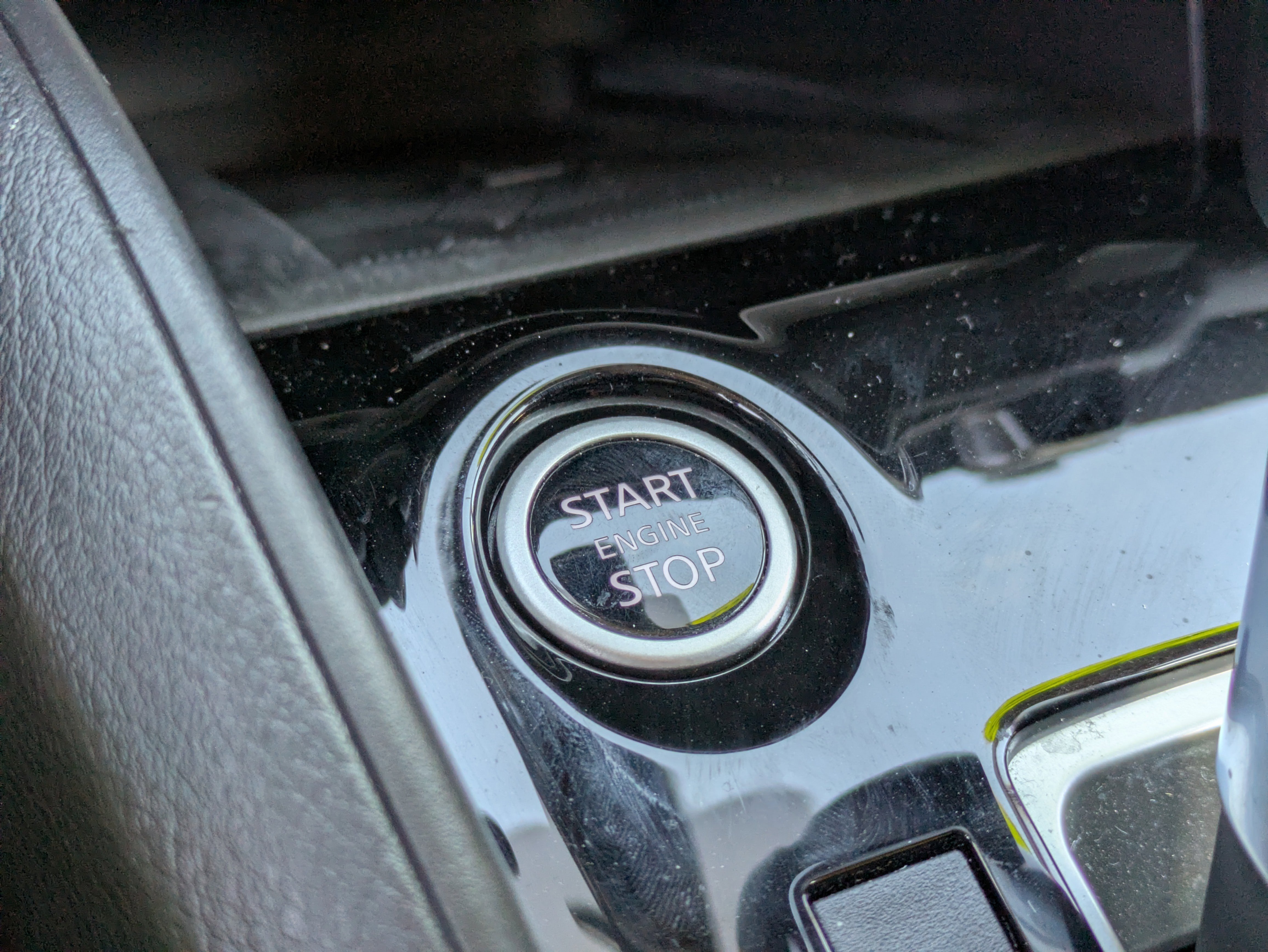 Used 2023 Nissan Versa SR w/ Trunk Package image 27