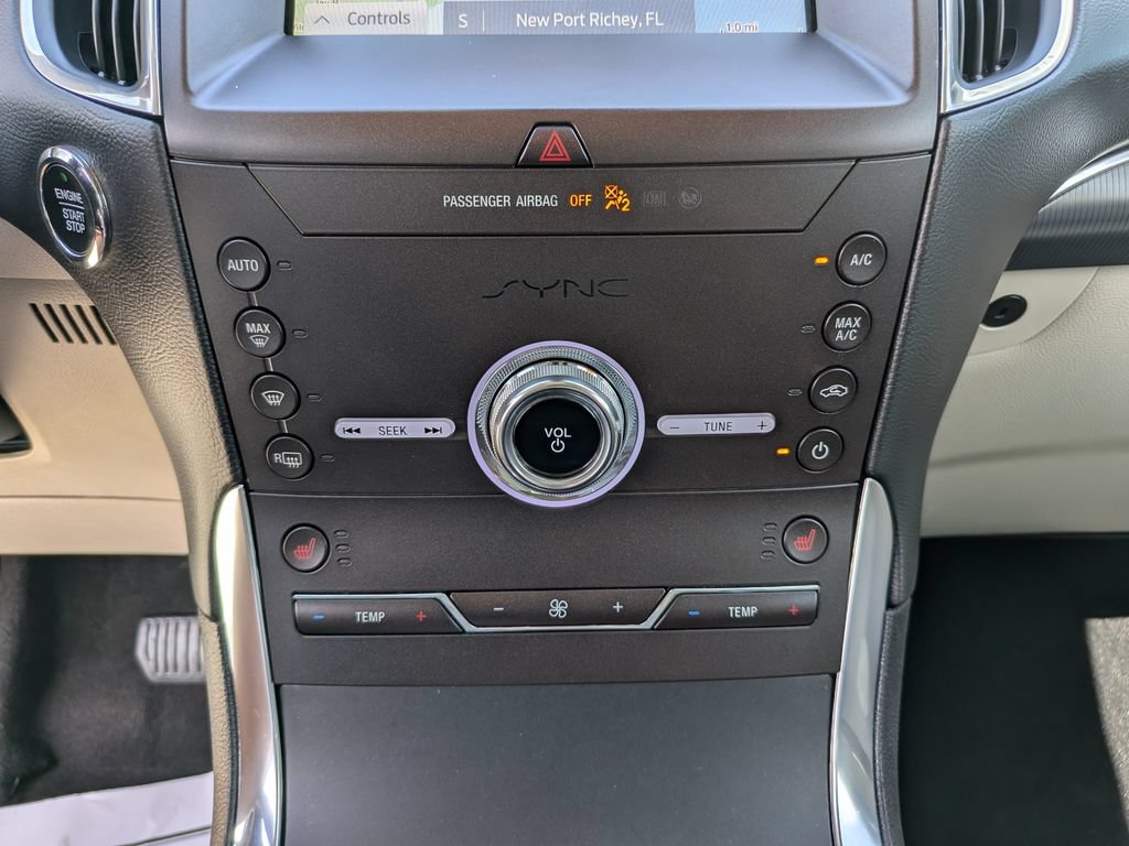 Used 2020 Ford Edge Titanium FWD image 25