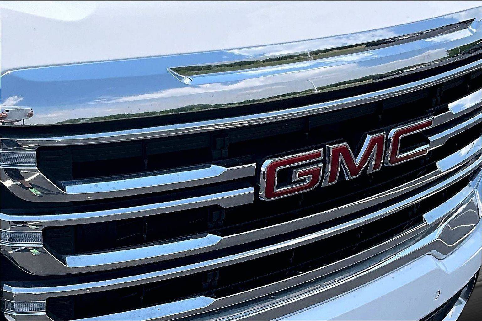 Used 2023 GMC Acadia SLE w/ Driver Convenience Package AWD/4WD image 30
