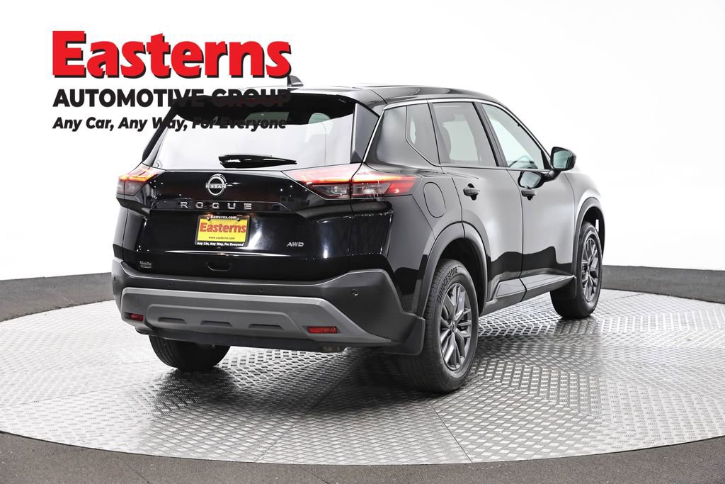 Used 2023 Nissan Rogue S AWD/4WD image 5