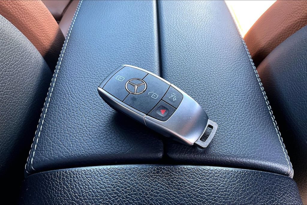 Certified 2022 Mercedes-Benz GLC 300 4MATIC image 10