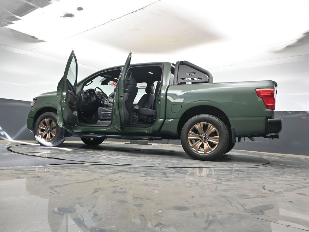 Used 2024 Nissan Titan SV w/ SV Bronze Edition Package image 44