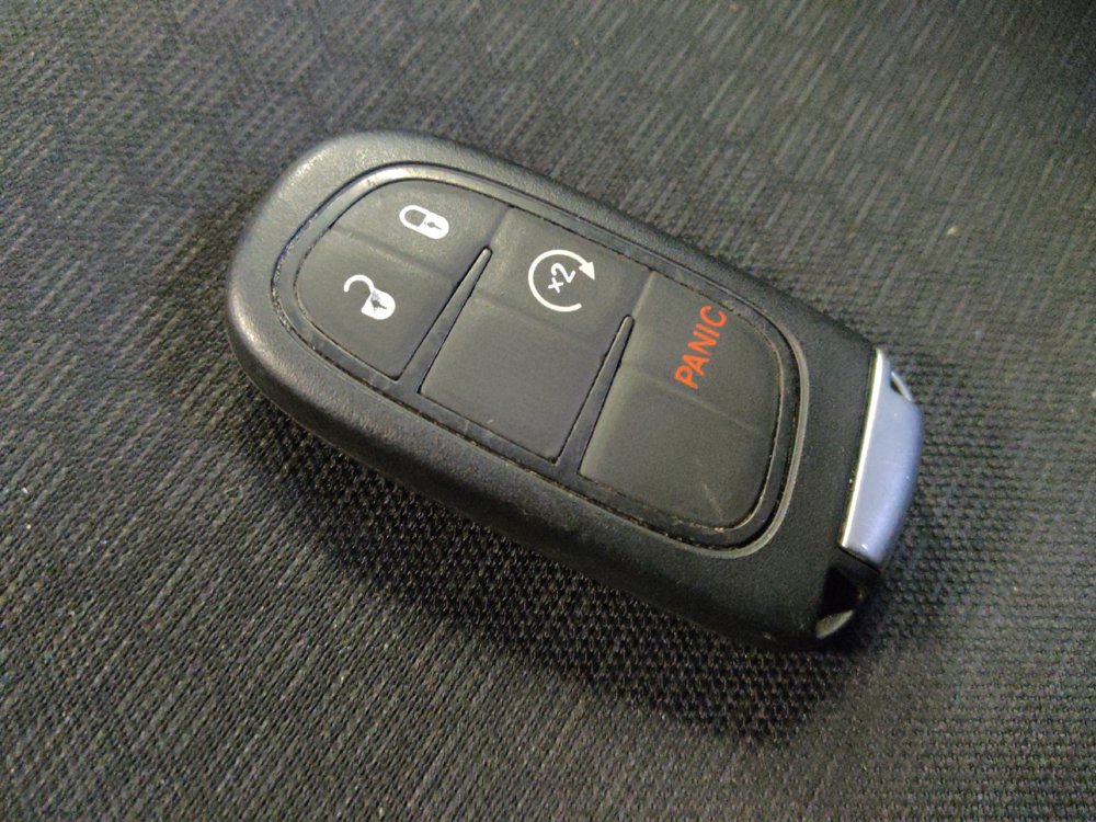 Used 2019 Jeep Cherokee Latitude Plus FWD image 32