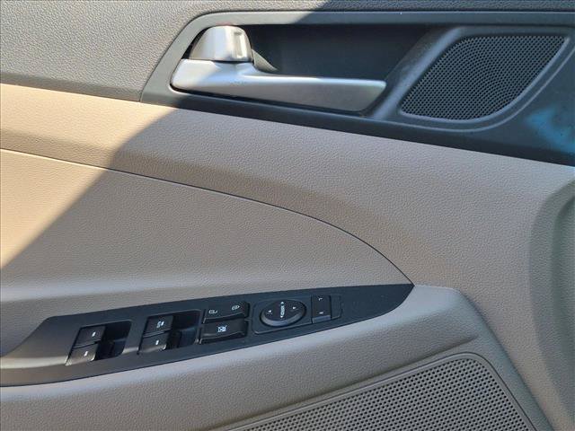 Used 2020 Hyundai Tucson Value w/ Cargo Package FWD image 2