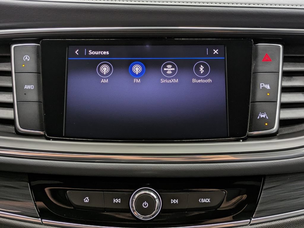 Used 2023 Buick Enclave Essence AWD/4WD image 20