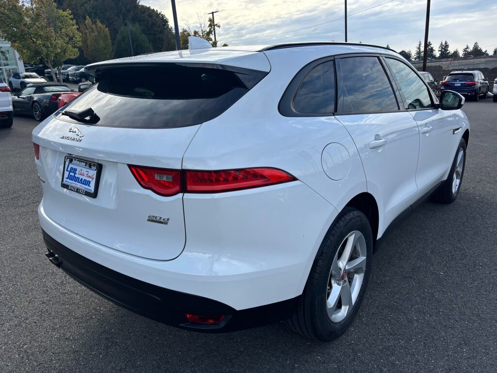 Used 2017 Jaguar F-PACE Premium image 5