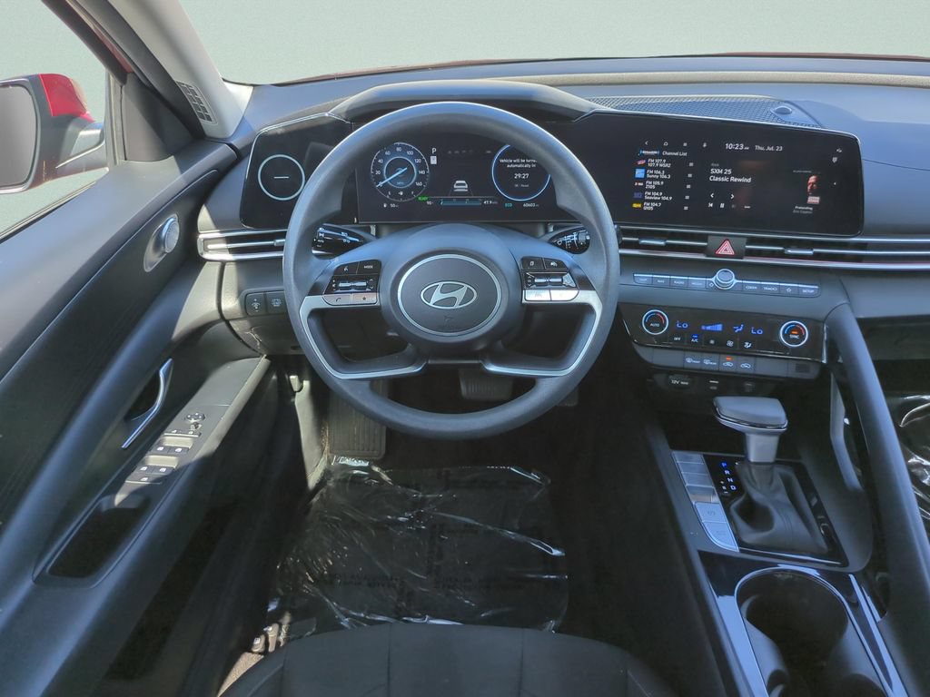 Used 2024 Hyundai Elantra Blue FWD image 11