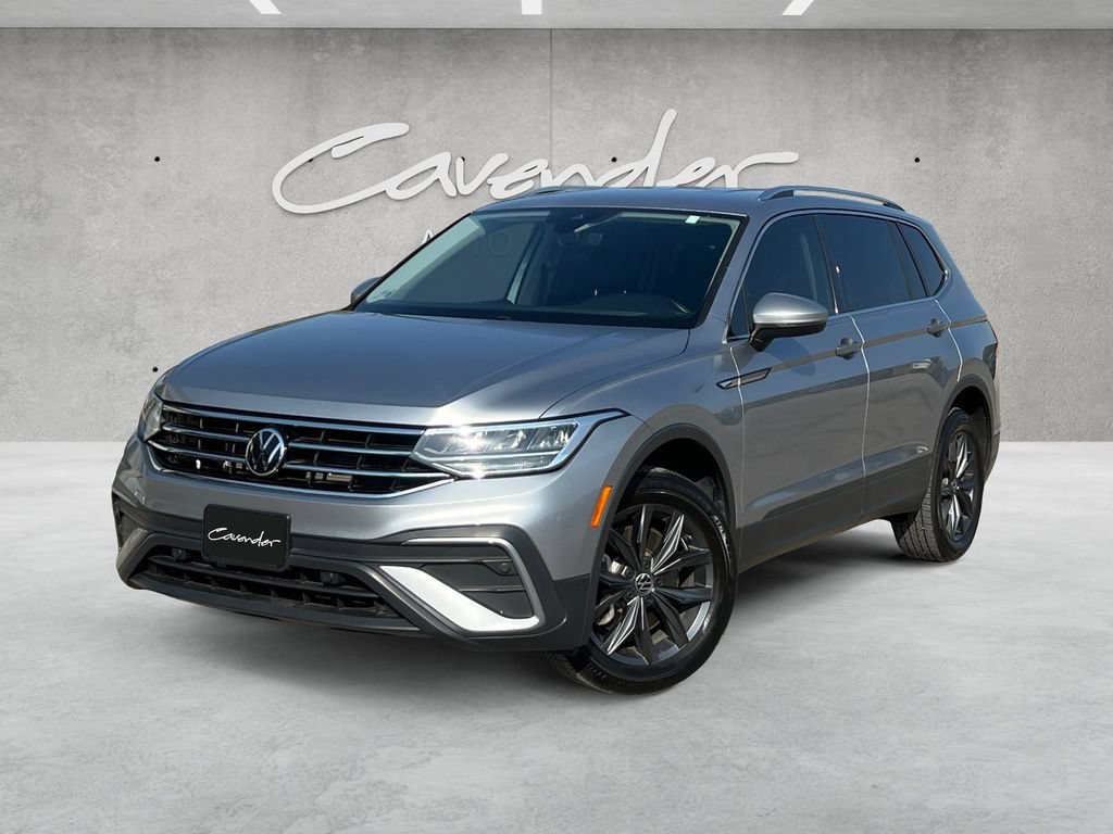 Used 2023 Volkswagen Tiguan SE FWD image 1