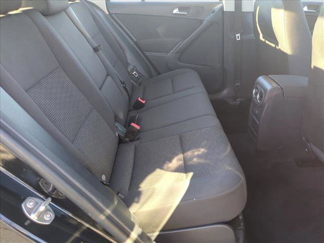 Used 2017 Volkswagen Tiguan Limited w/ Alloy Wheels Package image 18