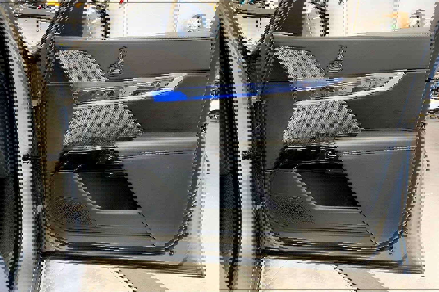 Used 2024 BMW i7 eDrive50 image 27