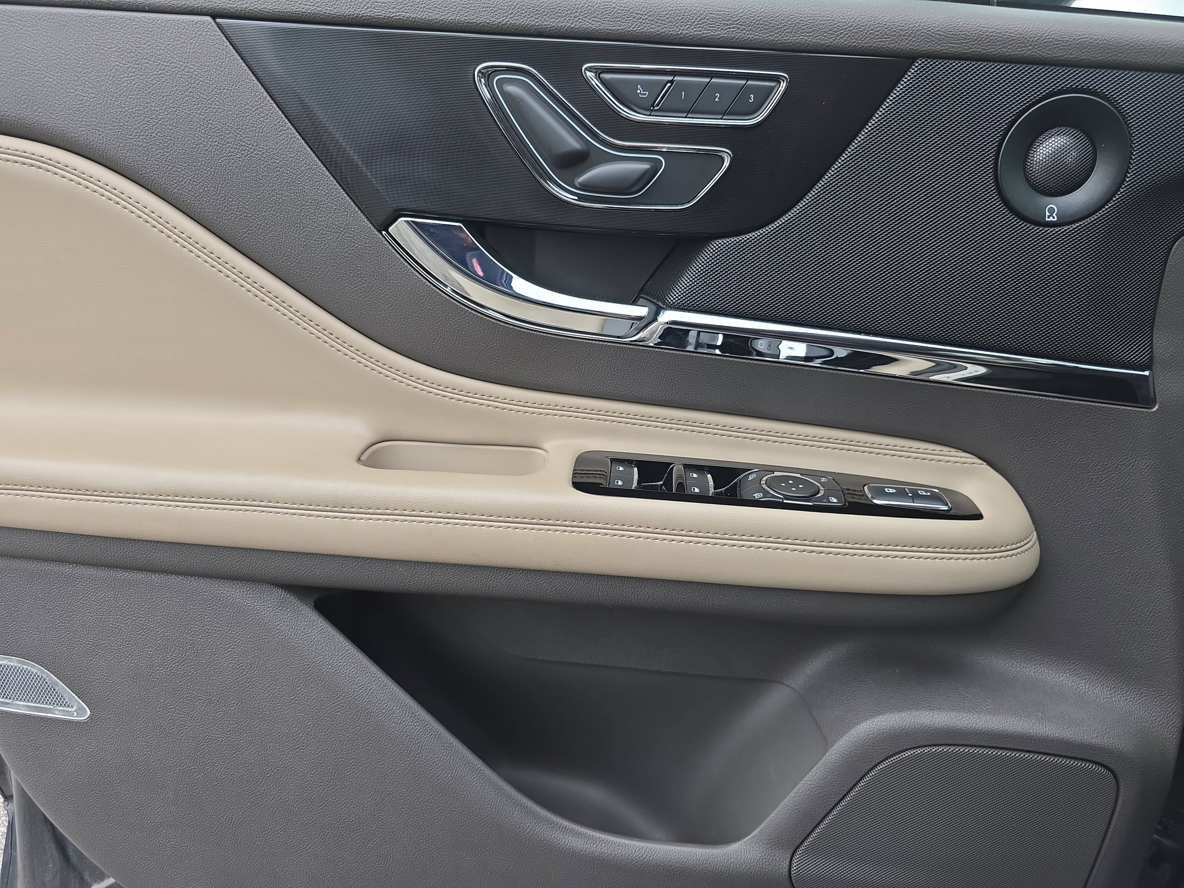 Certified 2021 Lincoln Corsair Reserve image 26