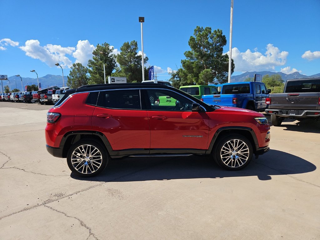 Used 2024 Jeep Compass Limited w/ Elite Group AWD/4WD image 4
