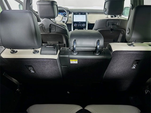 Certified 2023 Land Rover Discovery Metropolitan Edition image 24