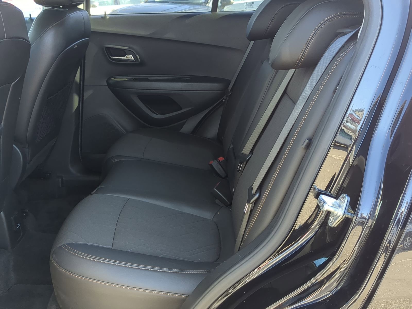 Used 2019 Chevrolet Trax LT w/ LT Convenience Package image 24