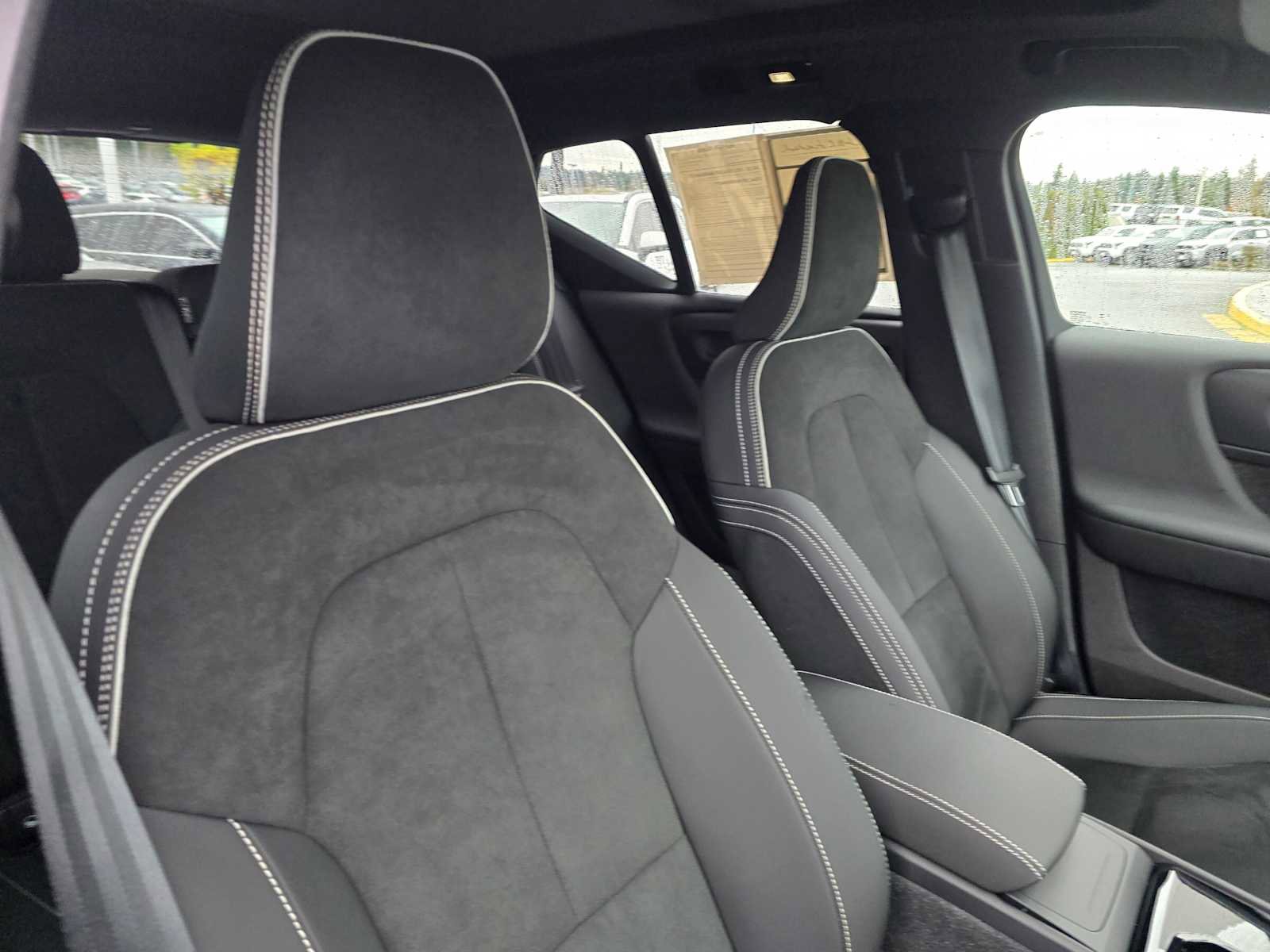 Used 2023 Volvo XC40 Recharge Ultimate w/ Protection Package Premier image 13