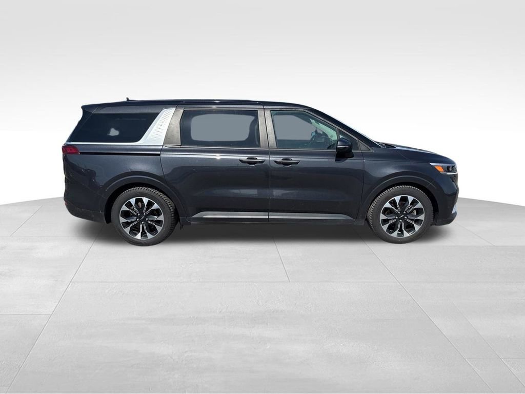 Certified 2024 Kia Carnival EX image 6