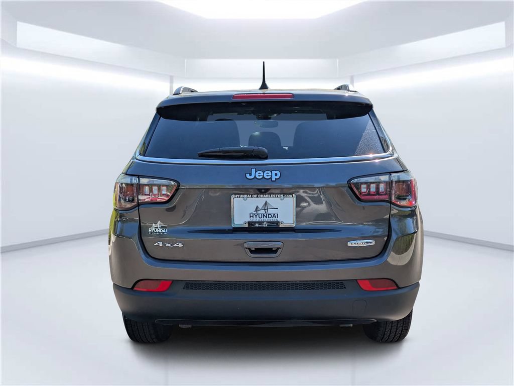 Used 2023 Jeep Compass Latitude w/ Convenience Group AWD/4WD image 4