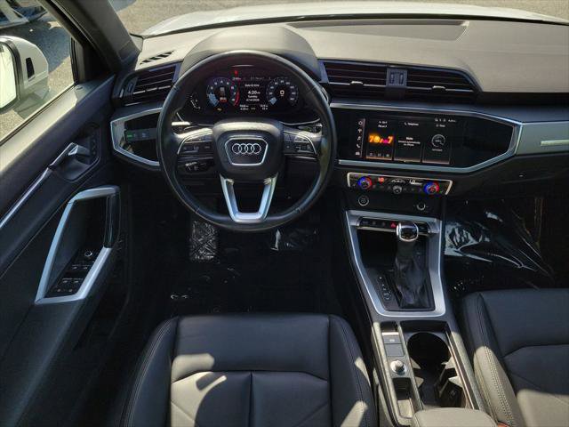 Certified 2025 Audi Q3 2.0T Premium w/ Convenience Package AWD/4WD image 22