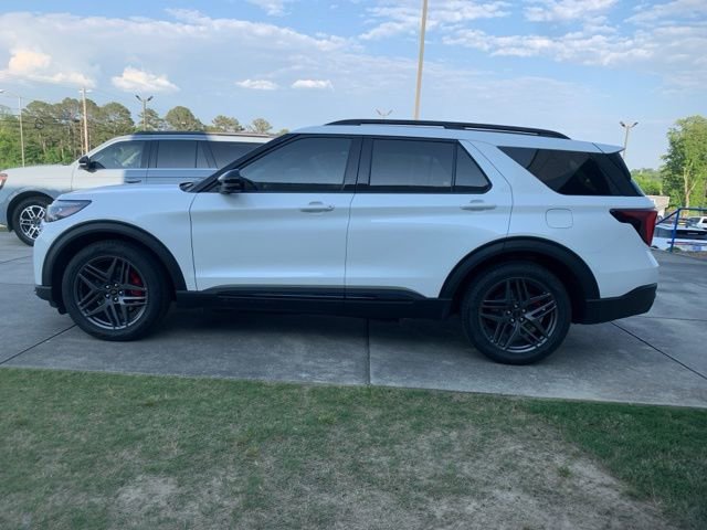 Used 2025 Ford Explorer ST w/ Sun And Sound Package AWD/4WD image 6