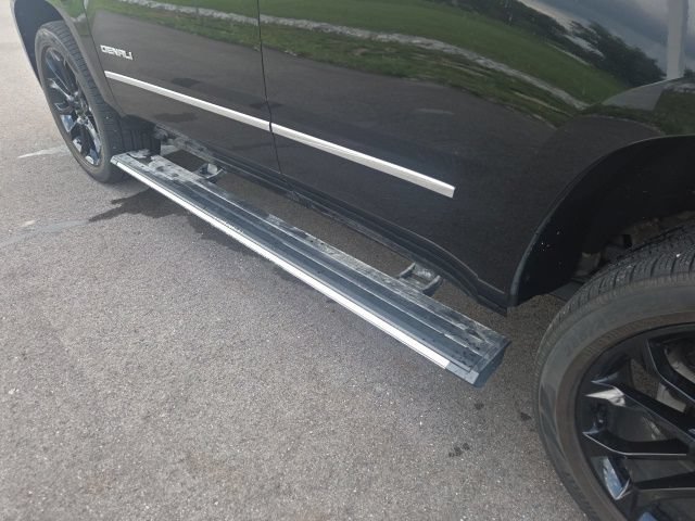 Used 2019 GMC Yukon Denali w/ Denali Ultimate Package AWD/4WD image 18
