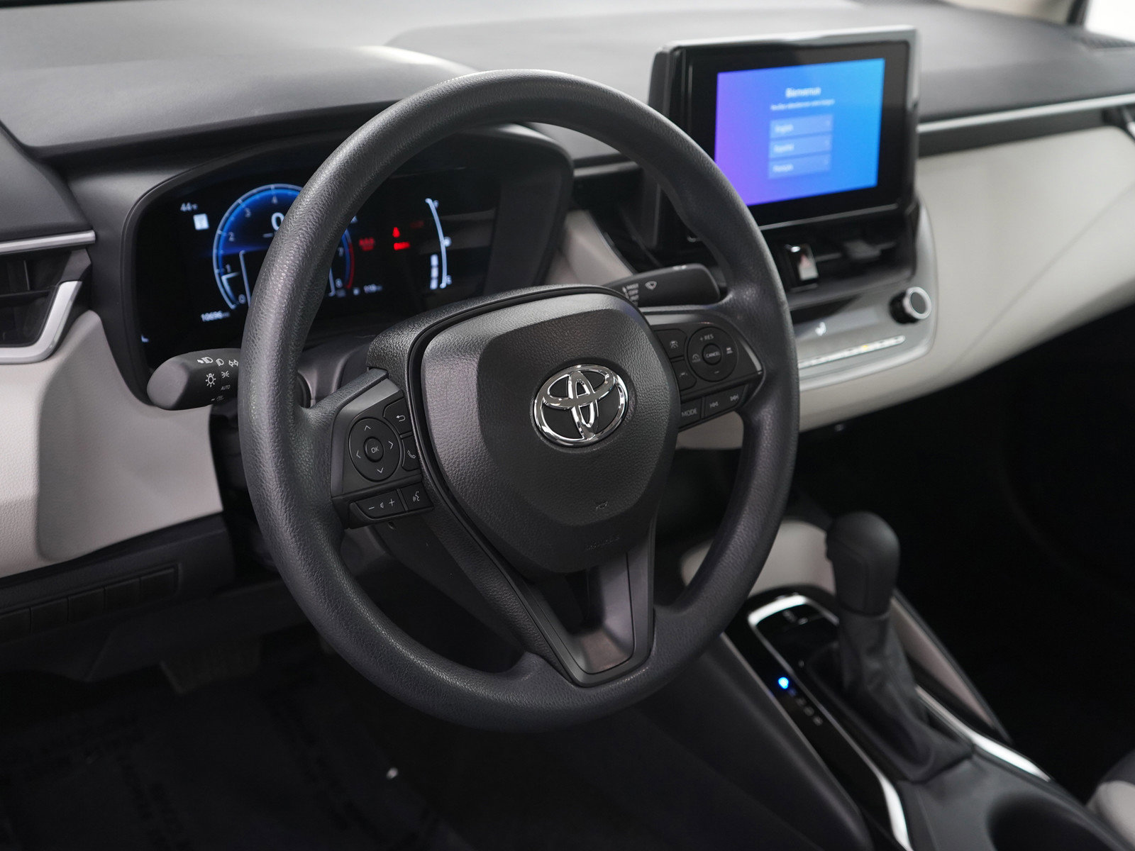 Used 2026 Toyota Corolla LE FWD image 21