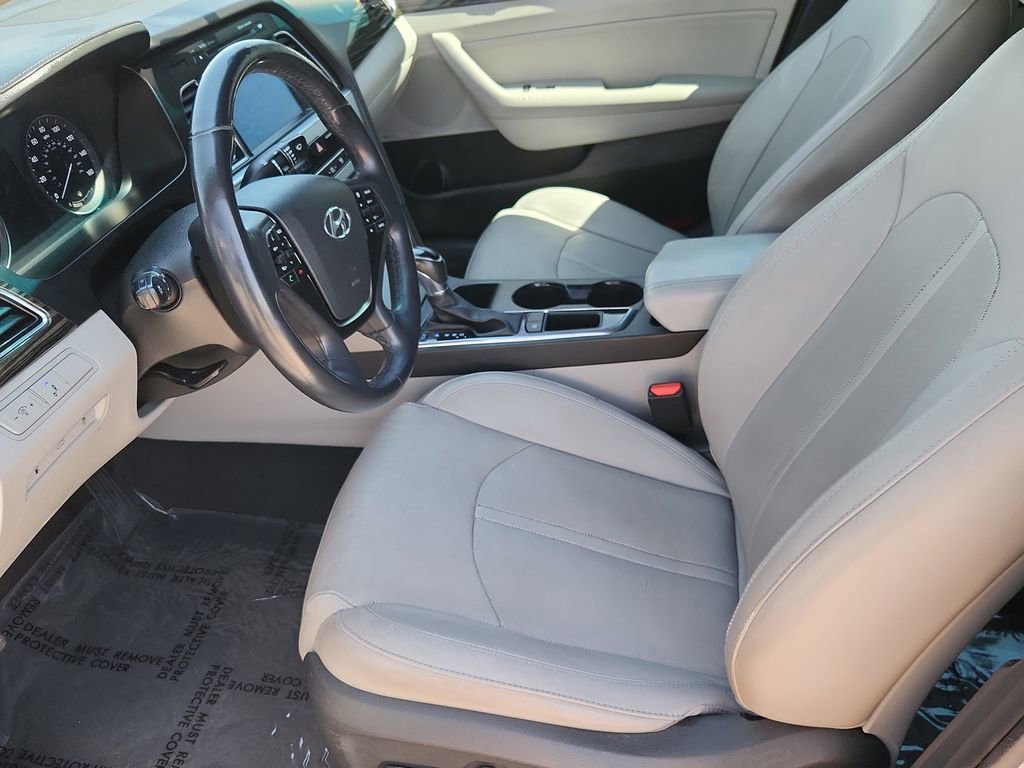 Used 2016 Hyundai Sonata Limited w/ Option Group 04 FWD image 7