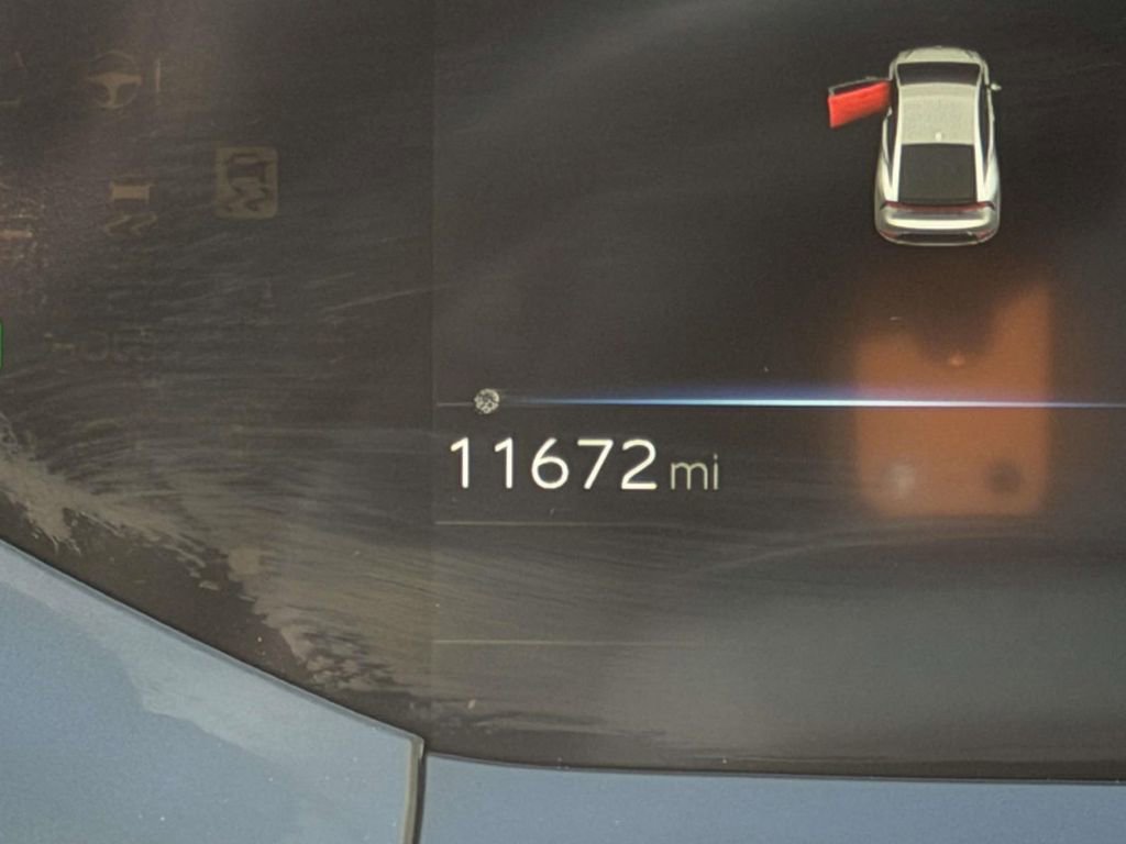 Used 2024 Toyota Prius XLE image 28