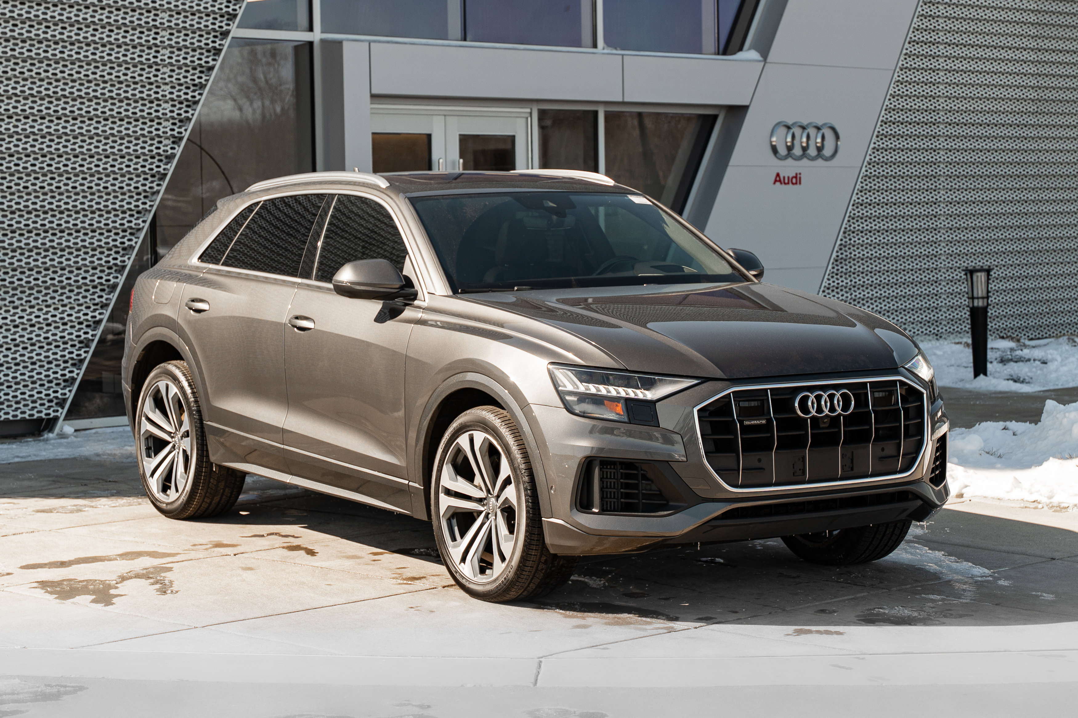 Used 2019 Audi Q8 Prestige w/ Towing Package image 2
