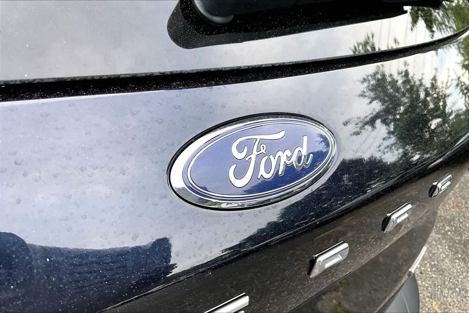 Used 2021 Ford Escape SE w/ SE Sport Appearance Package AWD/4WD image 30