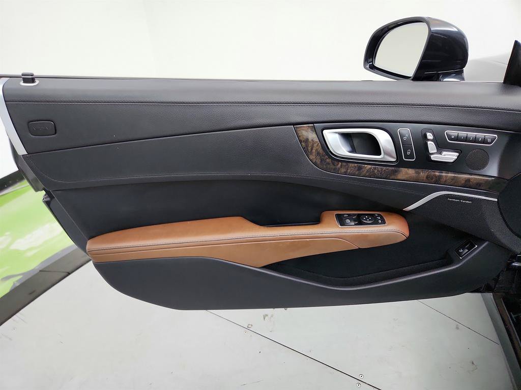 Used 2013 Mercedes-Benz SL 550 image 21