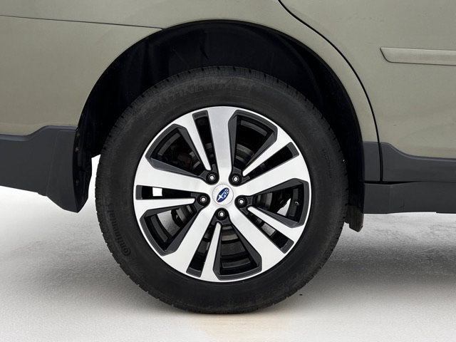 Used 2018 Subaru Outback 2.5i Limited AWD/4WD image 29