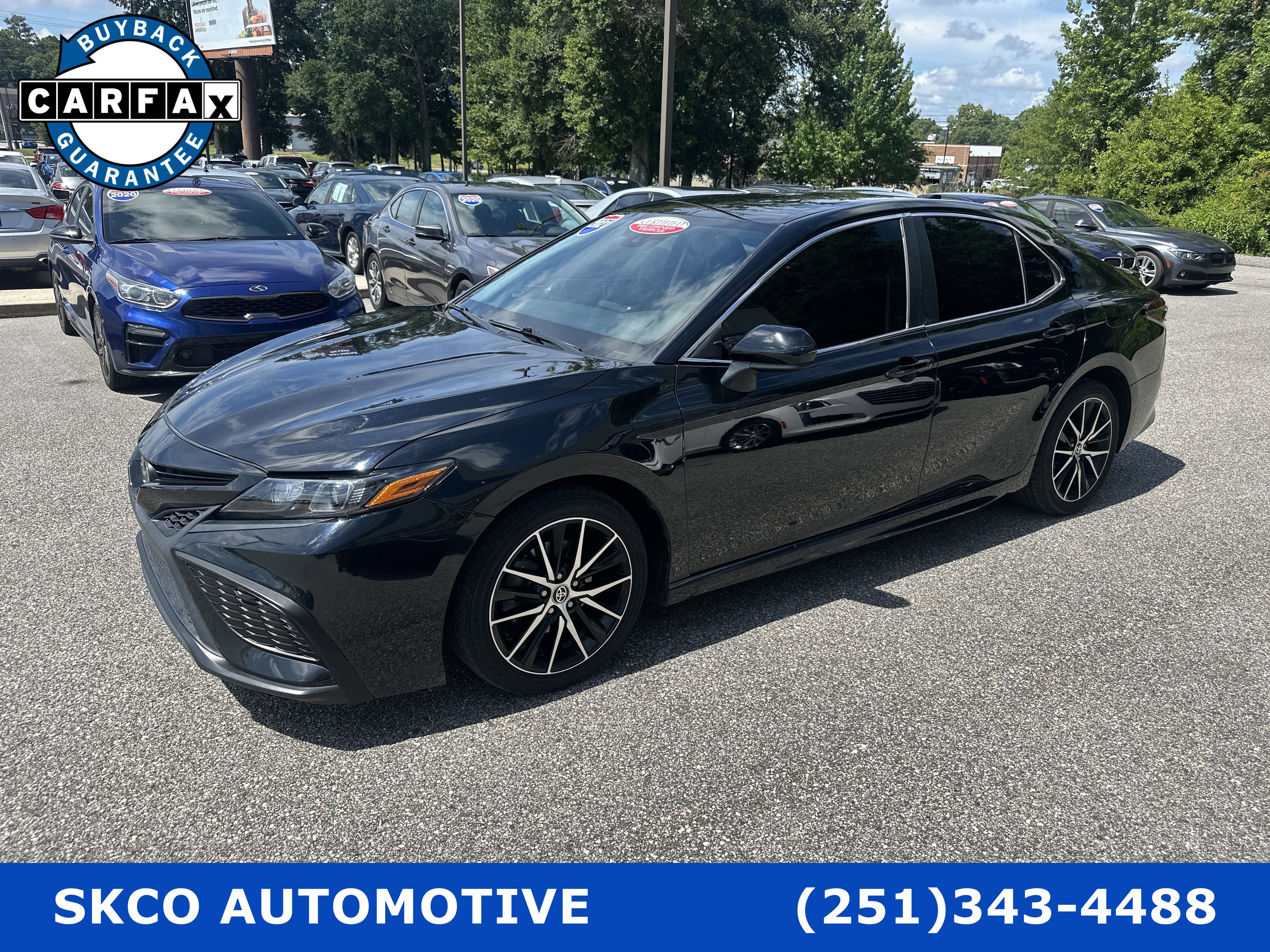 Used 2021 Toyota Camry SE FWD image 1